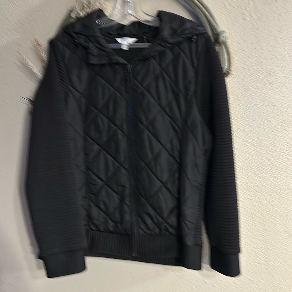 New Time & Tru black zip up size large.